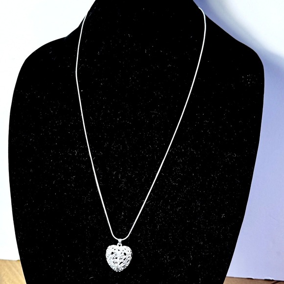 925 Sterling Silver Filigree Heart Pendant Necklace 14" Snake Chain - Picture 7 of 14